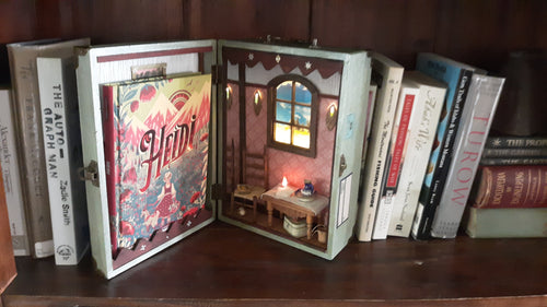Heidi  Bookbox and book