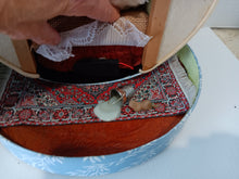 Load image into Gallery viewer, Heidi  Hatbox diorama and book