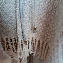 Load image into Gallery viewer, Cream and gray mid-weight cotton wrap