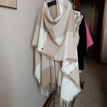 Load image into Gallery viewer, Soft cotton checkboard wrap