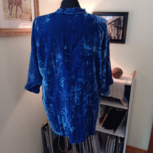 Load image into Gallery viewer, Blue Crushed Velvet Kimono