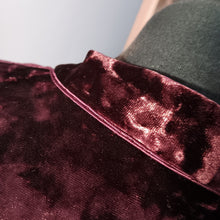Load image into Gallery viewer, Wine Crushed Velvet Kimono