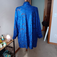 Load image into Gallery viewer, Royal Blue Cut Velvet Kimono with belt